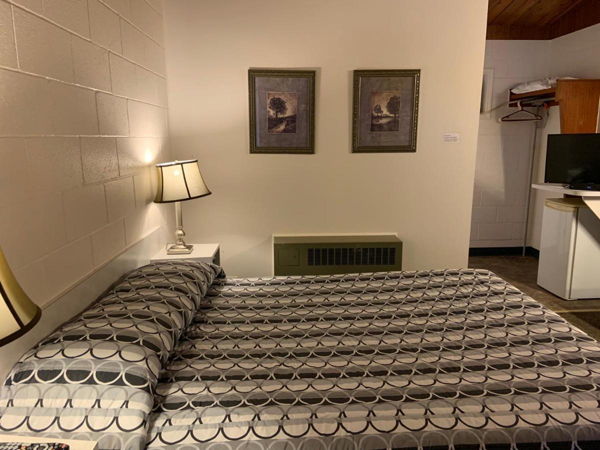 Ace Crown Motel Medicine Hat Extérieur photo
