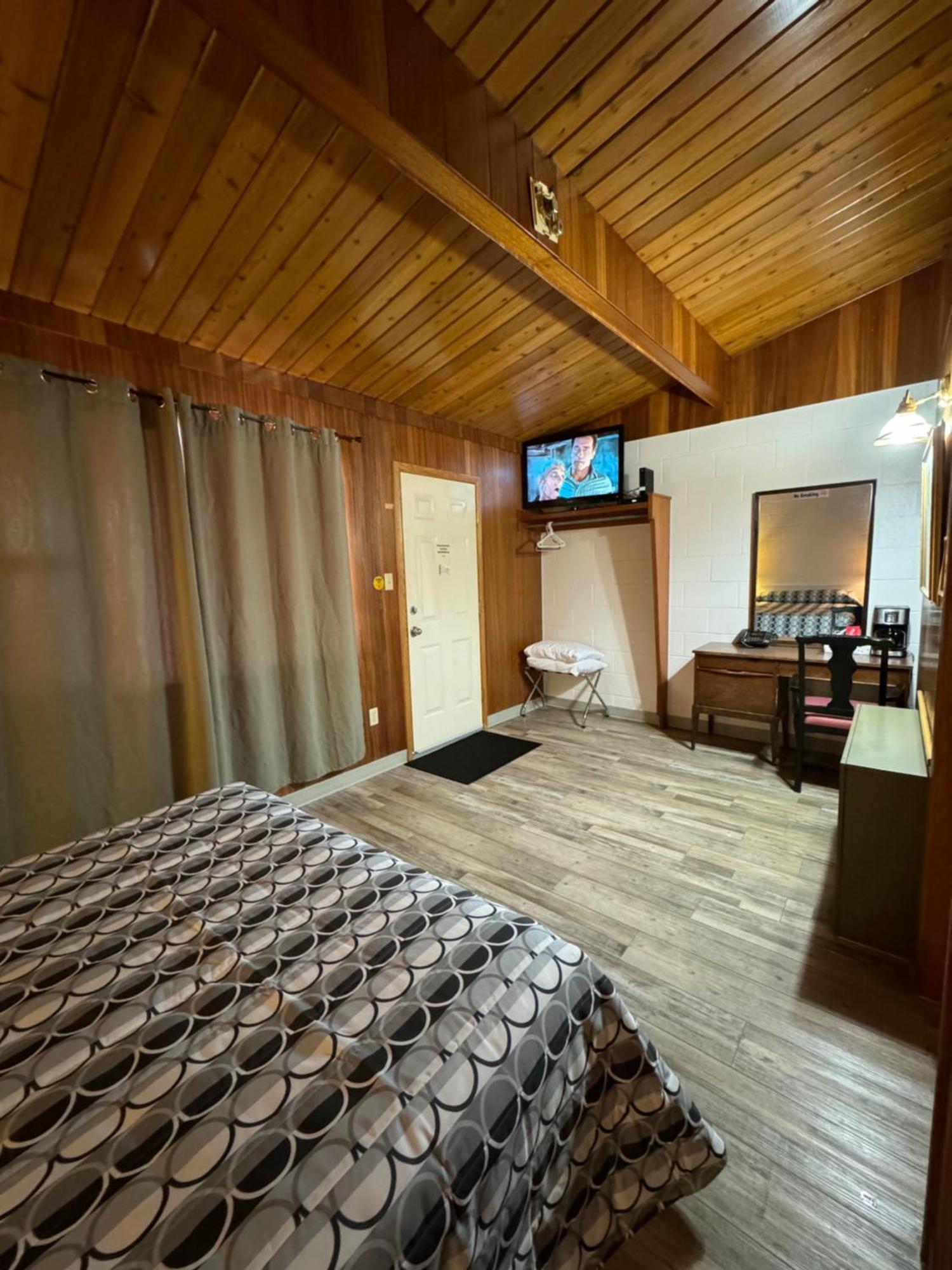 Ace Crown Motel Medicine Hat Extérieur photo