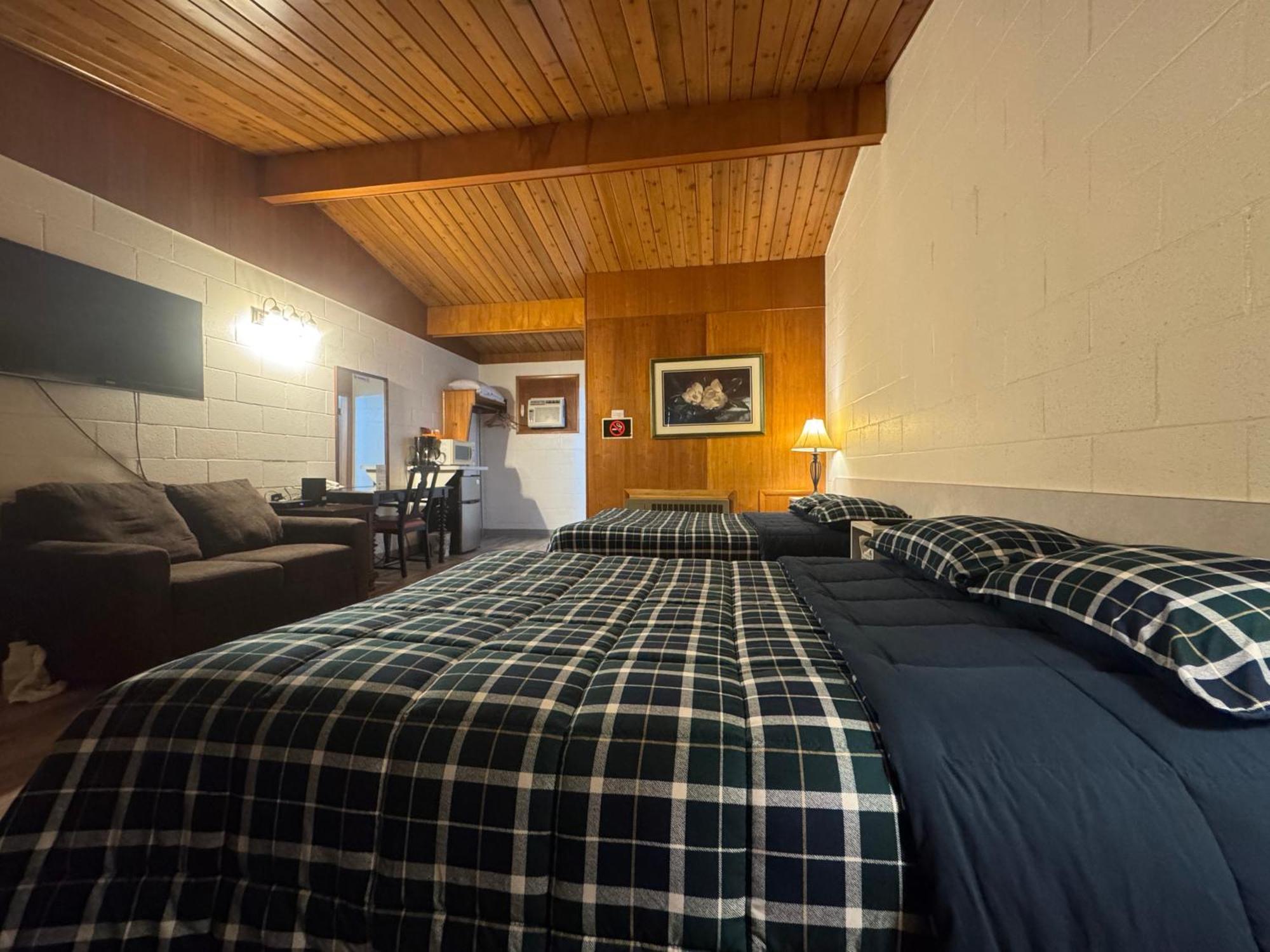 Ace Crown Motel Medicine Hat Extérieur photo